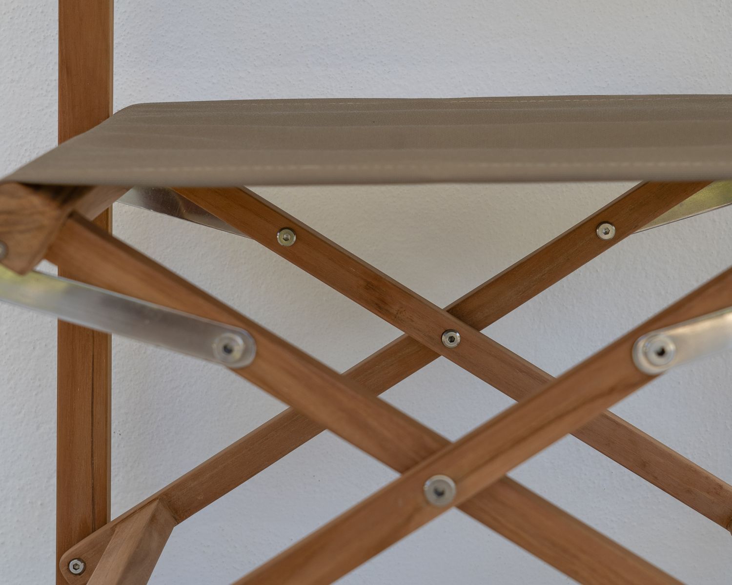 Sedia da regista pieghevole per esterni "Loddy" in teak e tessuto