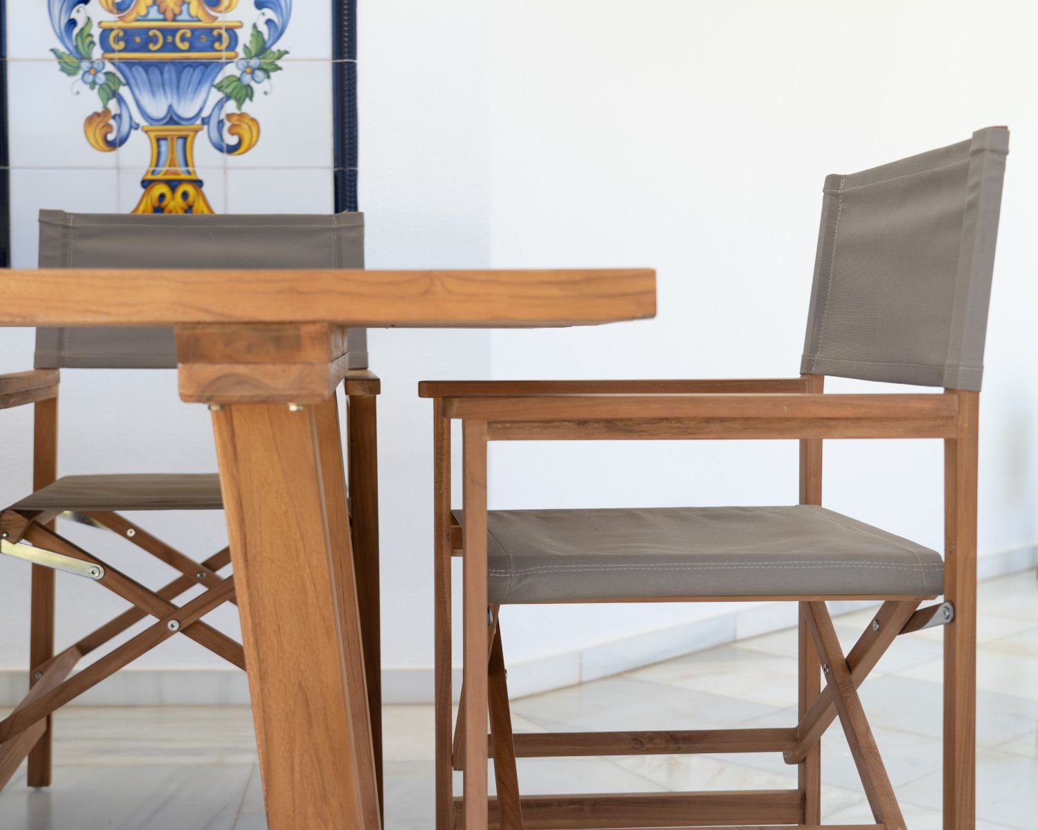 Sedia da regista pieghevole per esterni "Loddy" in teak e tessuto