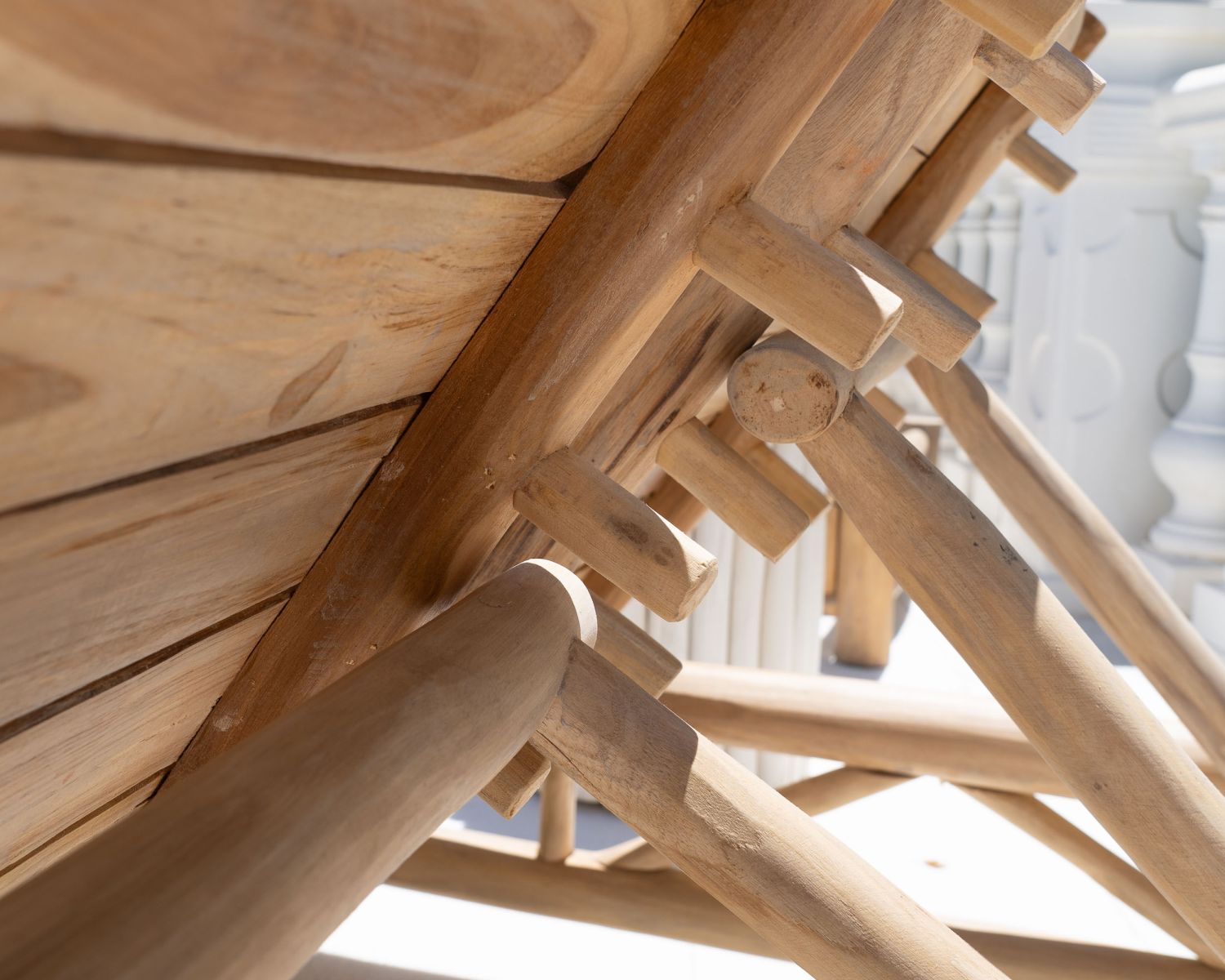 Lettino 2 posti "Sumatra" dal design esotico con rami in teak