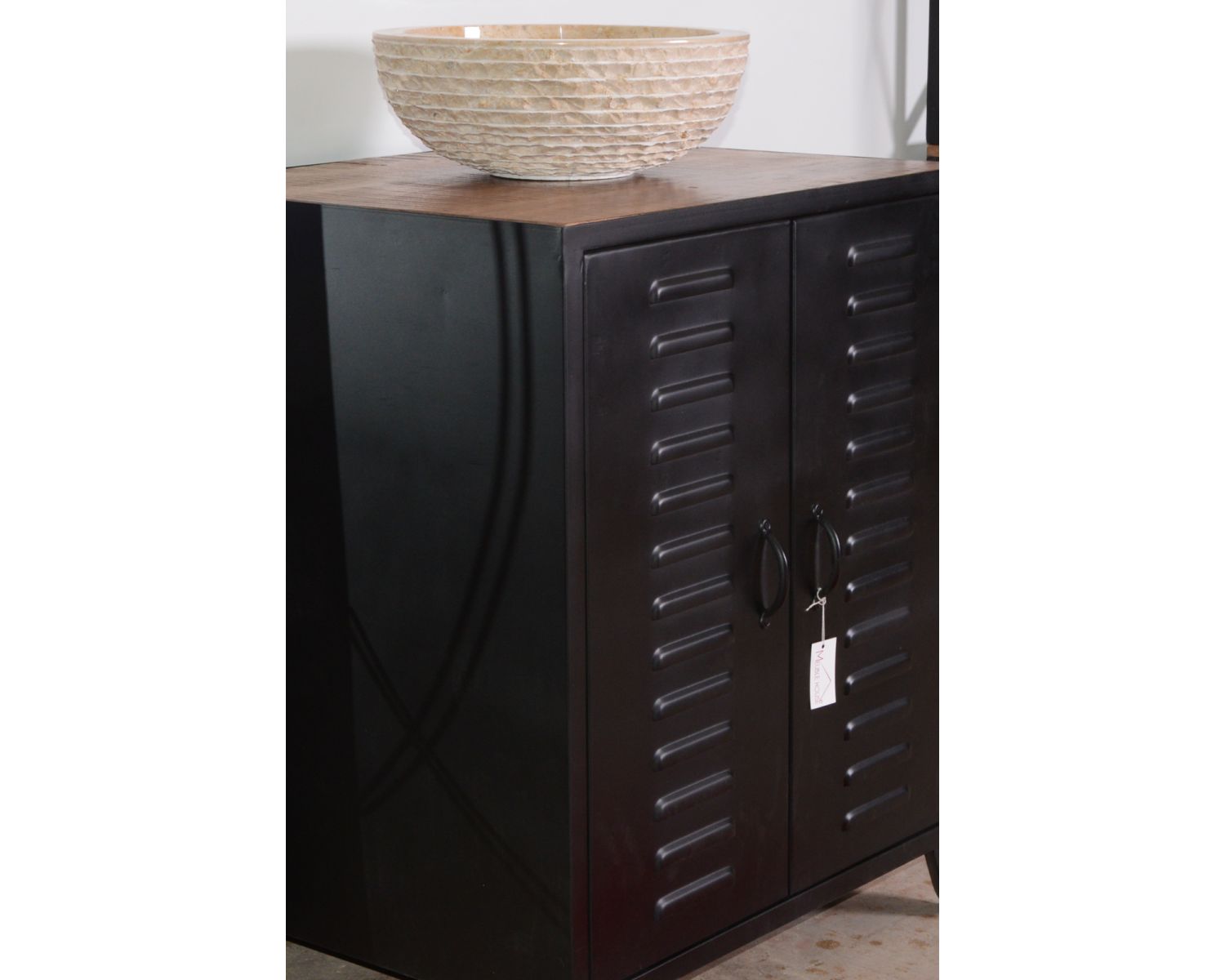 Mobile da bagno industriale in metallo nero 