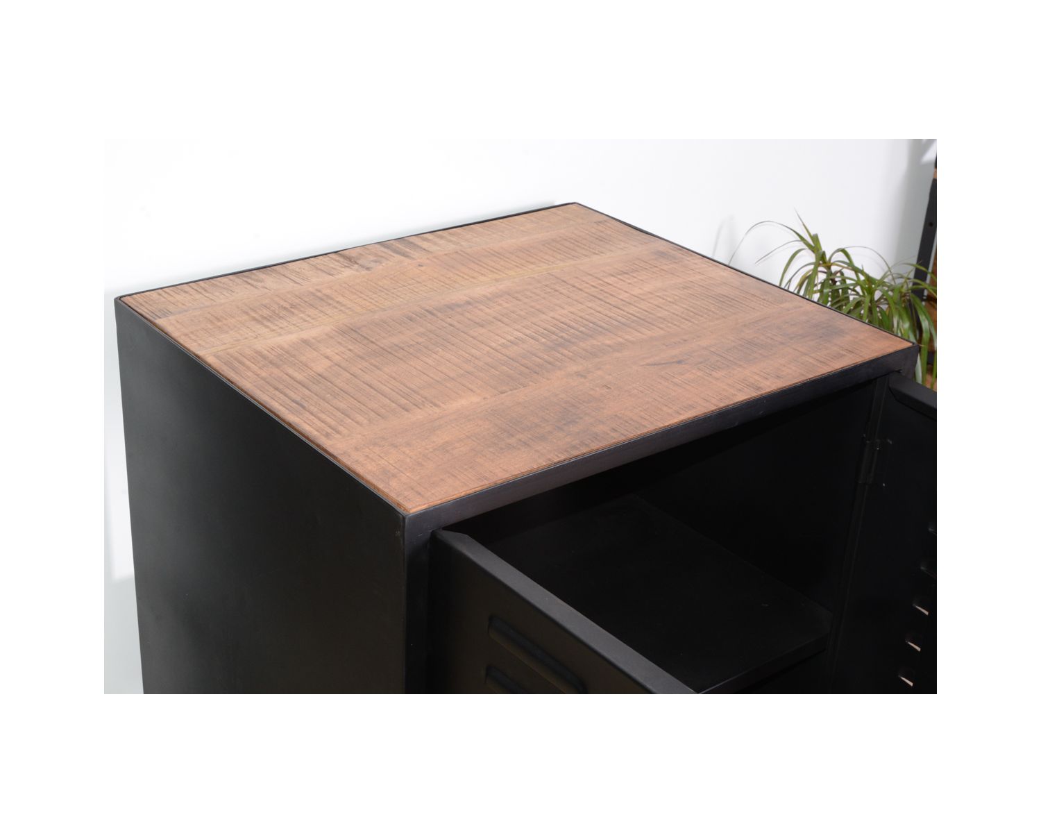 Mobile da bagno industriale in metallo nero 