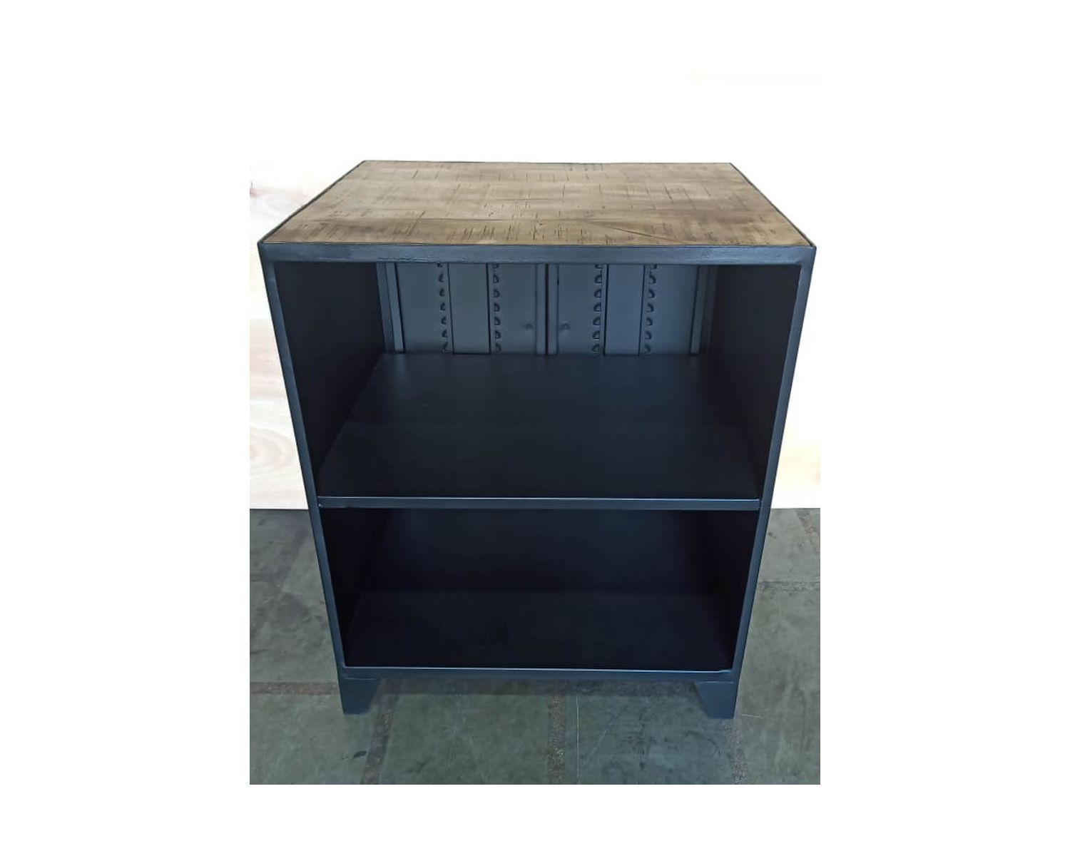 Mobile da bagno industriale in metallo nero 