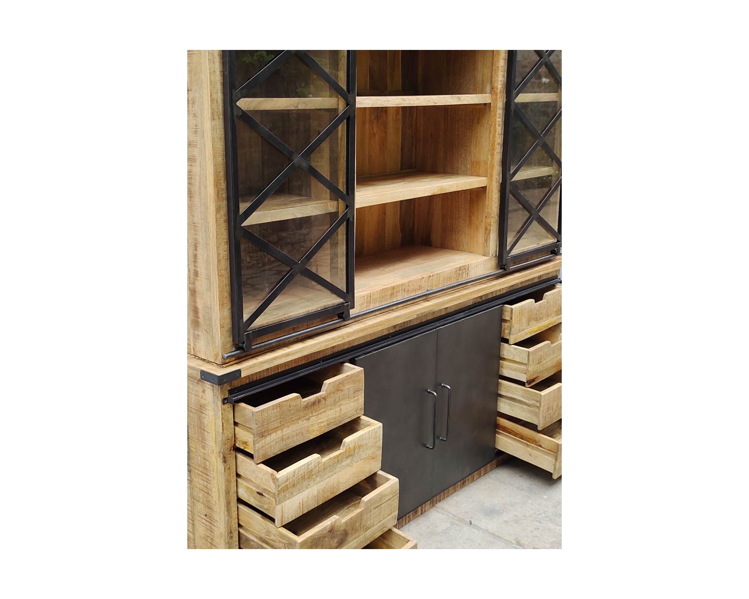Armadio industriale per porcellane in metallo e legno "Caractère" con ante scorrevoli da 2 m