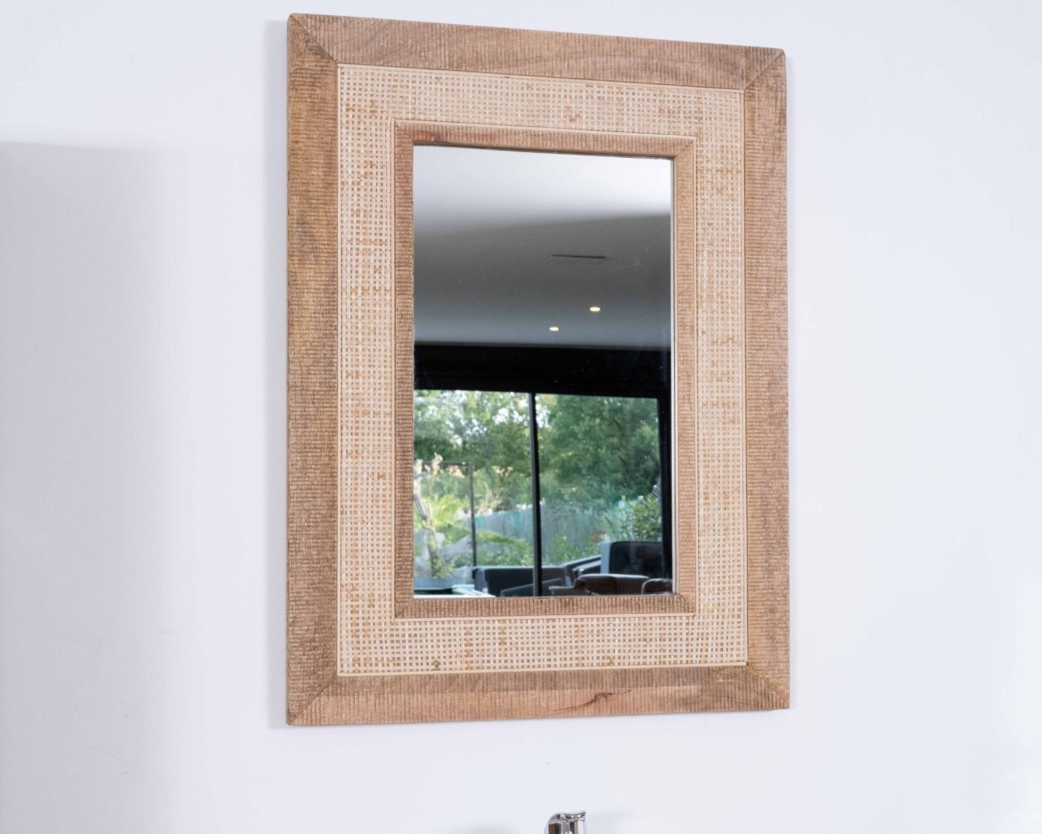 Specchio con cornice in legno e canna "Legacy", romantico e retrò