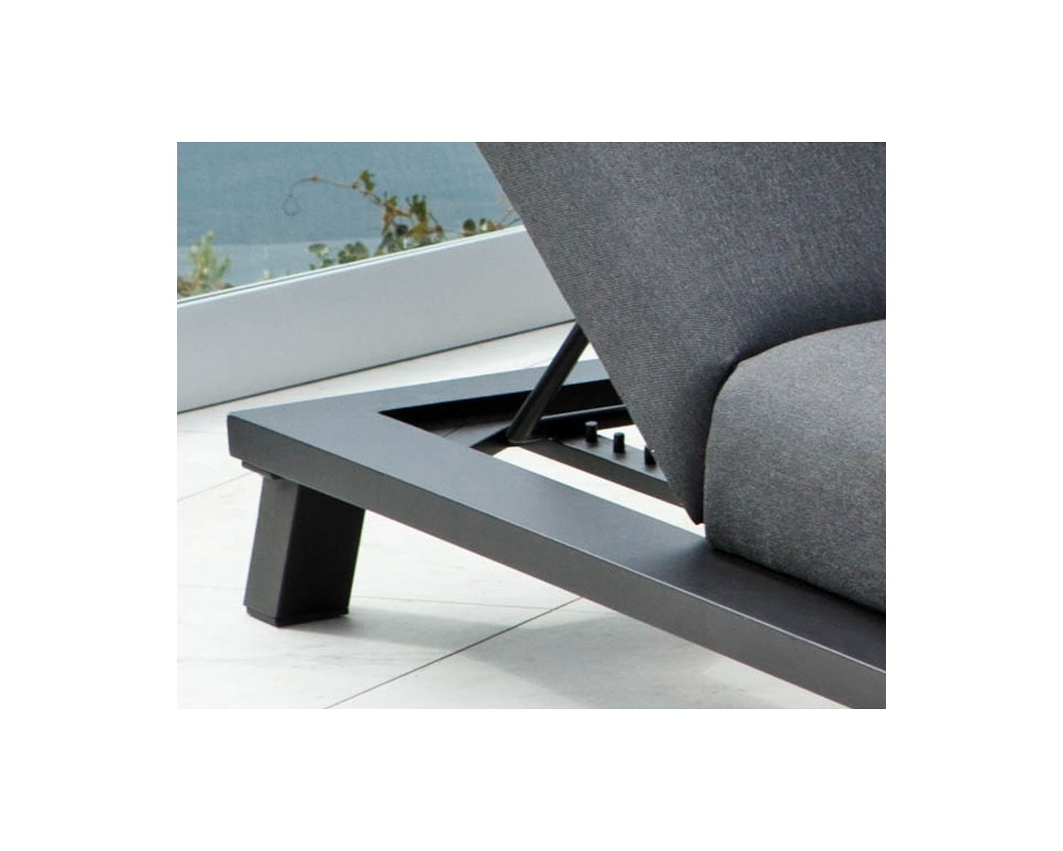 Lettino Sunbrella 2 posti "Nusa Pedina" in alluminio grigio scuro e nero