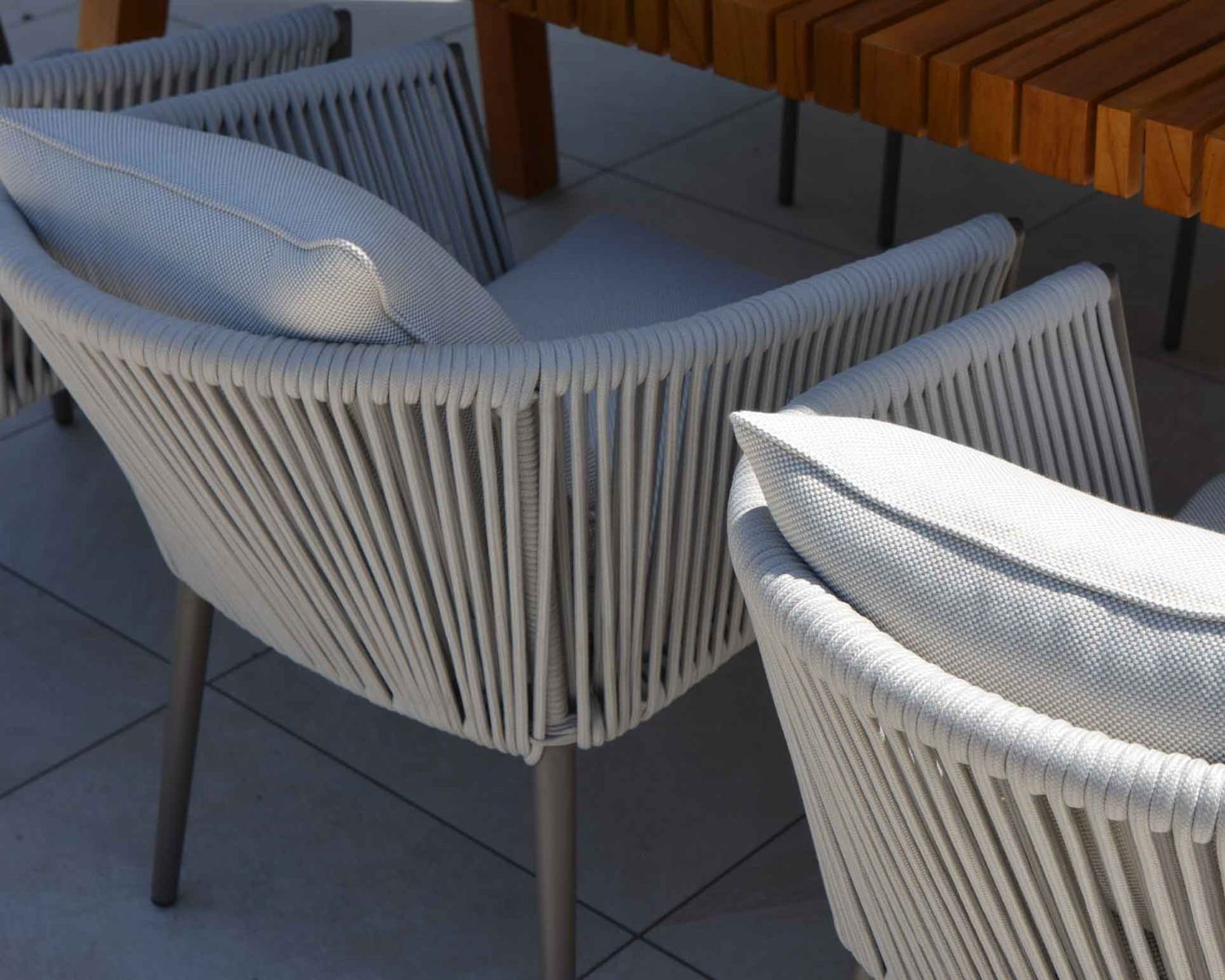 Set di 2 sedie da giardino di design "Cheverny" in tessuto champagne e alluminio