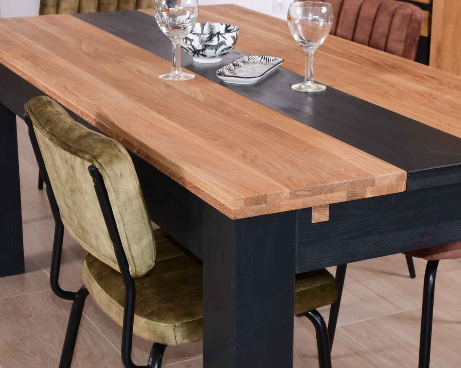 Tavolo moderno in legno massiccio "Toly", 6-8 persone, 180 cm