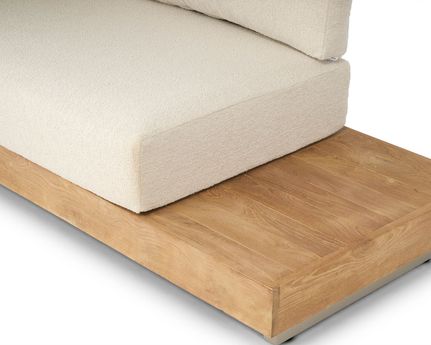 Divano a 2 posti per interni ed esterni di alta gamma “Alizé” in teak e tessuto bouclé color crema