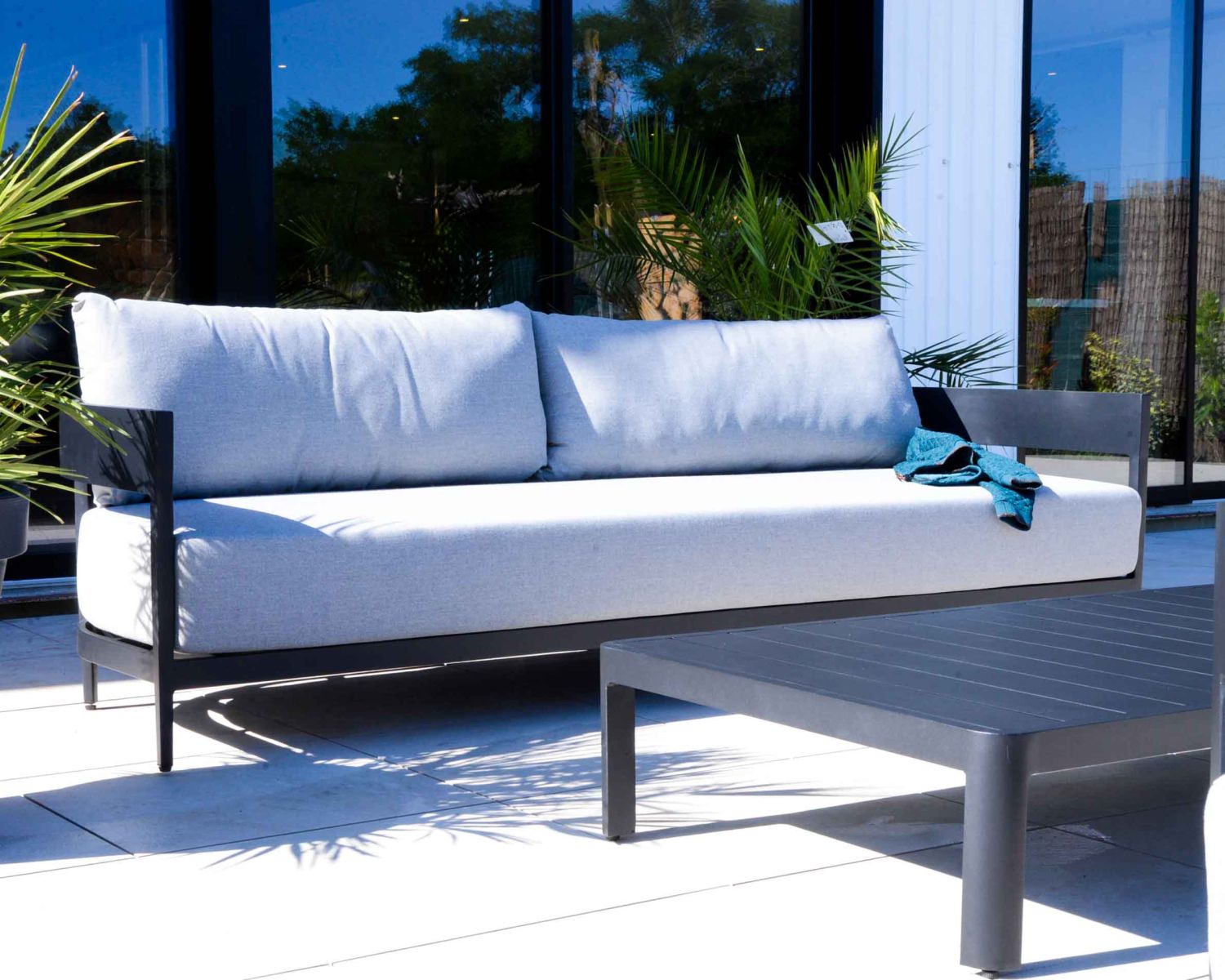 Tavolino da giardino contemporaneo "Blois" in alluminio antracite