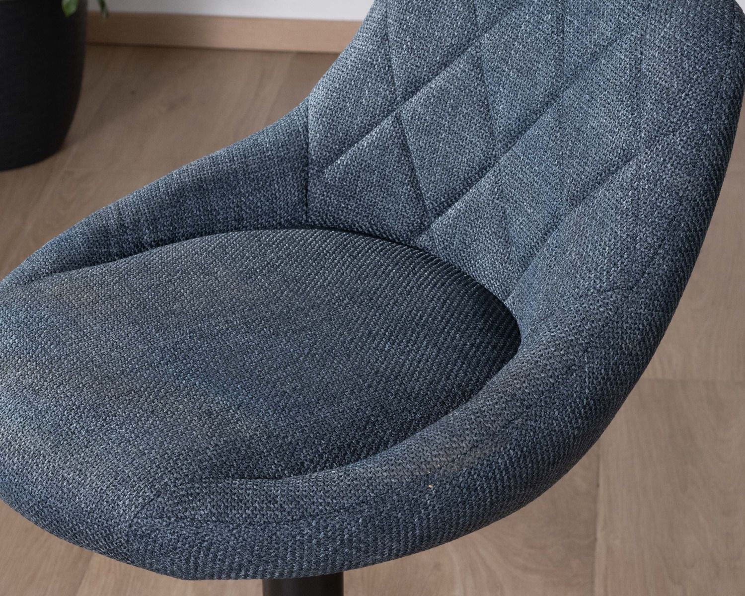 Set di 2 sedie da bar regolabili in altezza "O'Neal" in tessuto blu con gambe in metallo nero