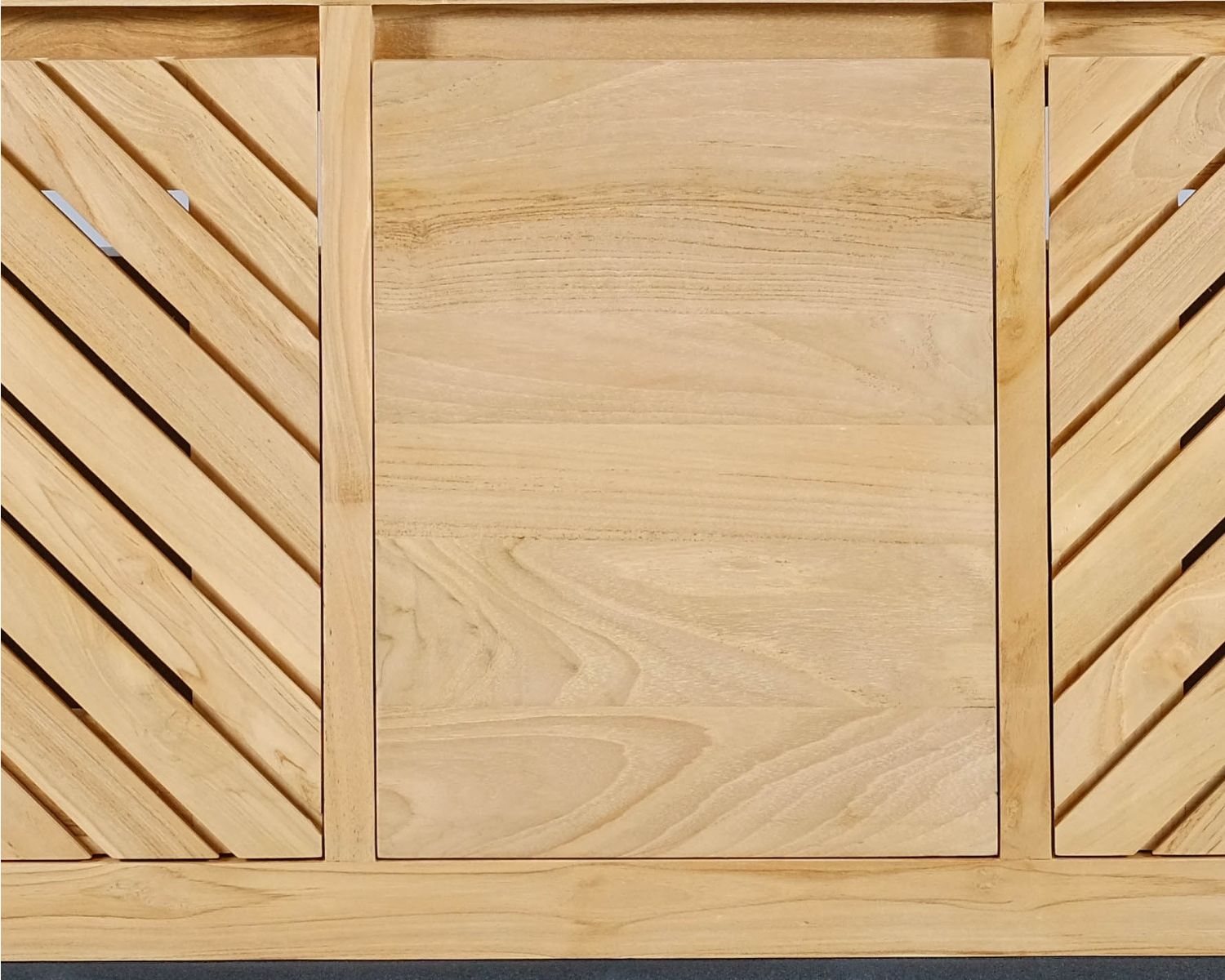 Mobiletto in teak "Cali" con gambe in metallo e ripiano 140 cm