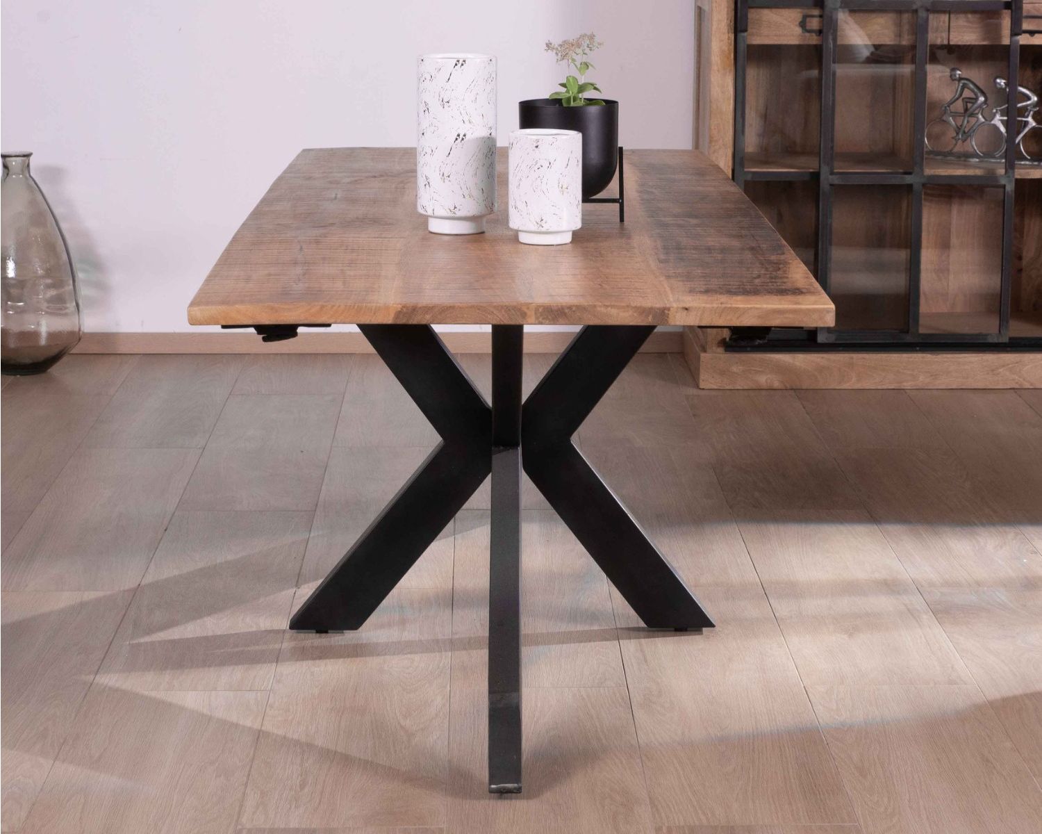 Tavolo da pranzo allungabile "Caractère" 180-260 cm con base a stella in legno e metallo