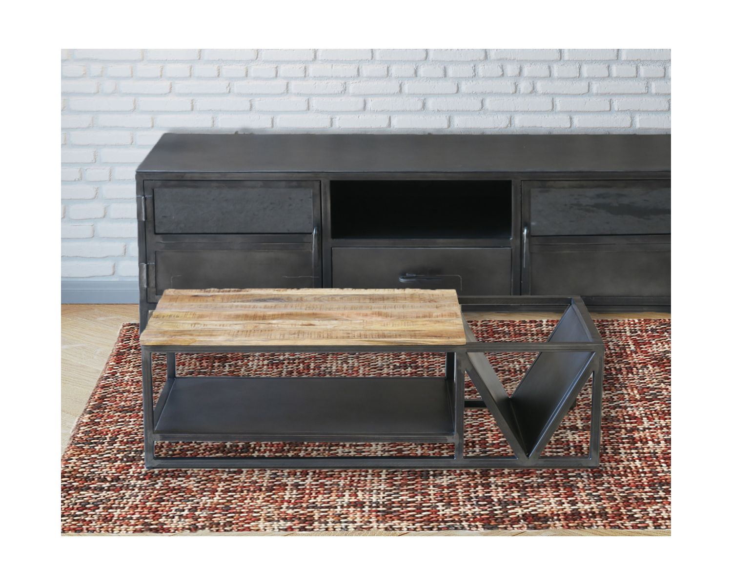 Tavolino di design industriale "Caractère" in metallo e legno massiccio