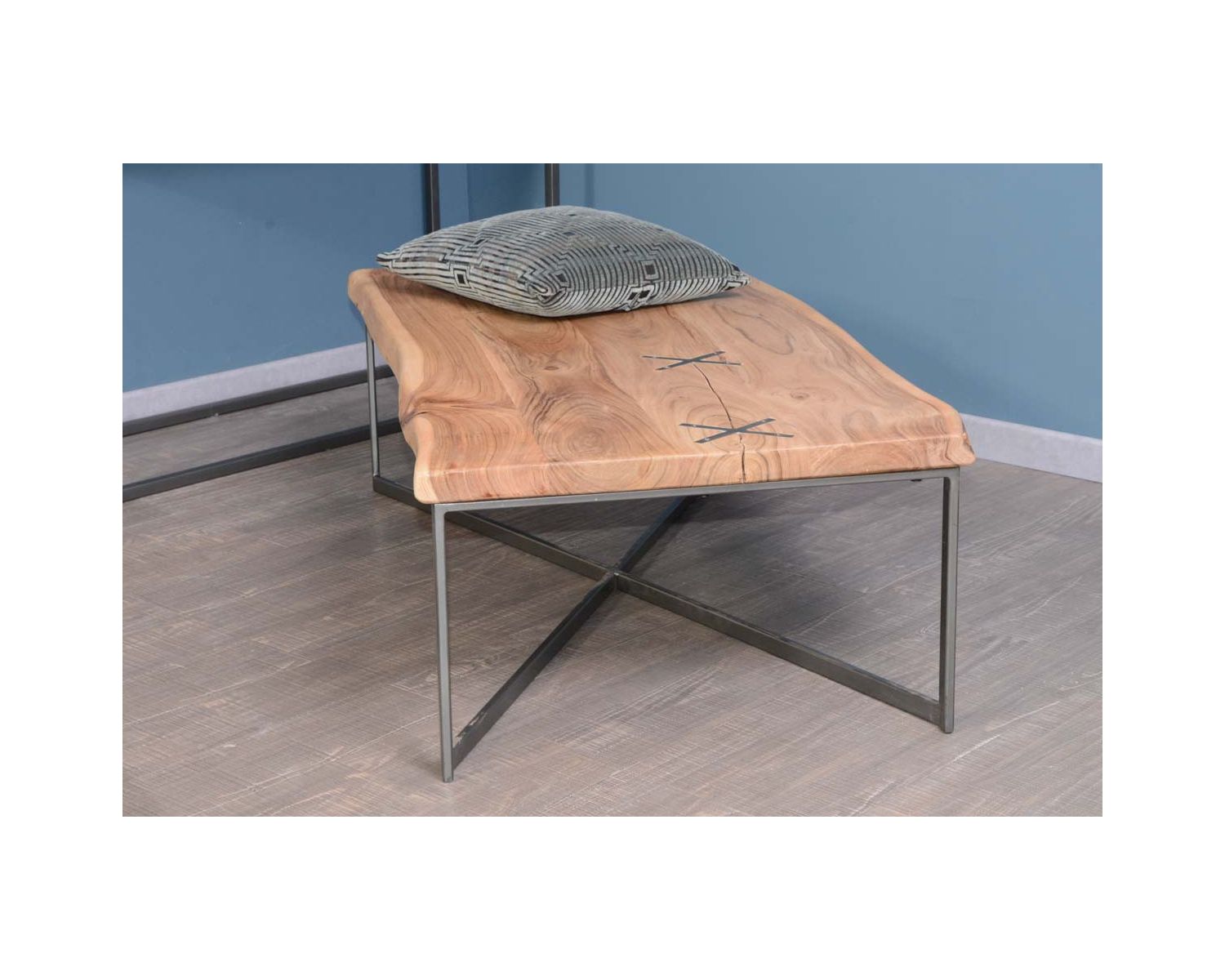 Tavolino rettangolare a baule "Zen" in metallo e legno 117 cm