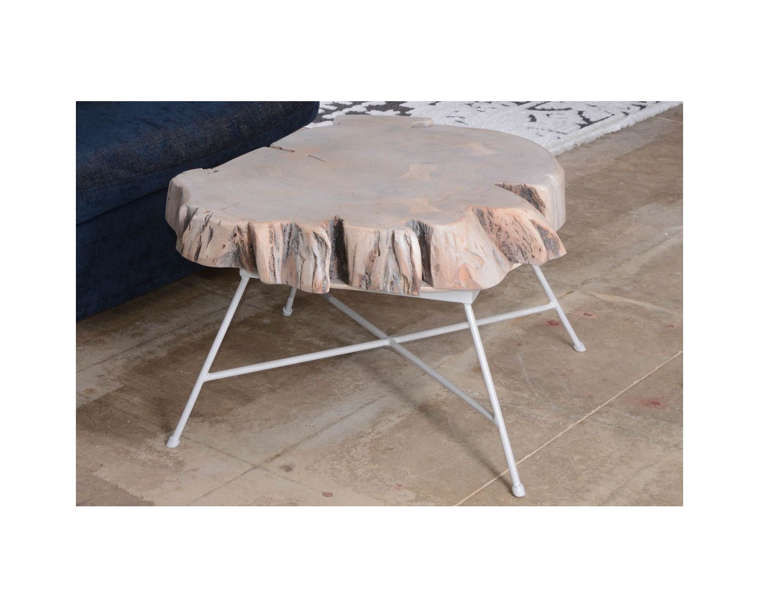 Tavolino in legno "Nervure" con gambe in metallo