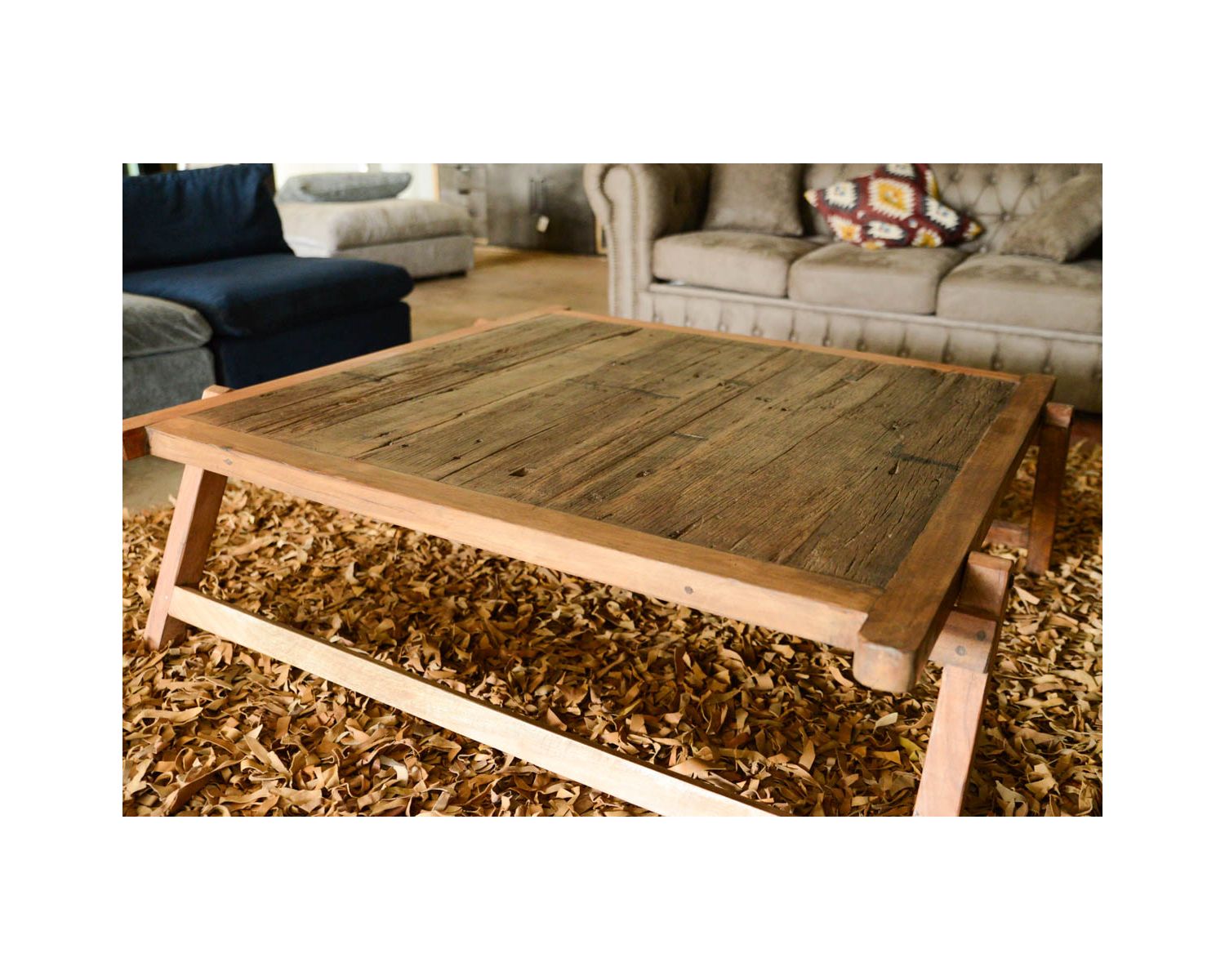 Grande tavolino quadrato etnico "nepalese" in legno vecchio