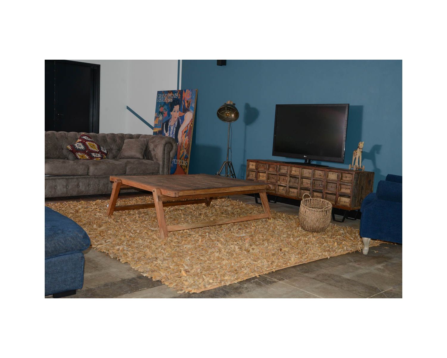 Grande tavolino quadrato etnico "nepalese" in legno vecchio