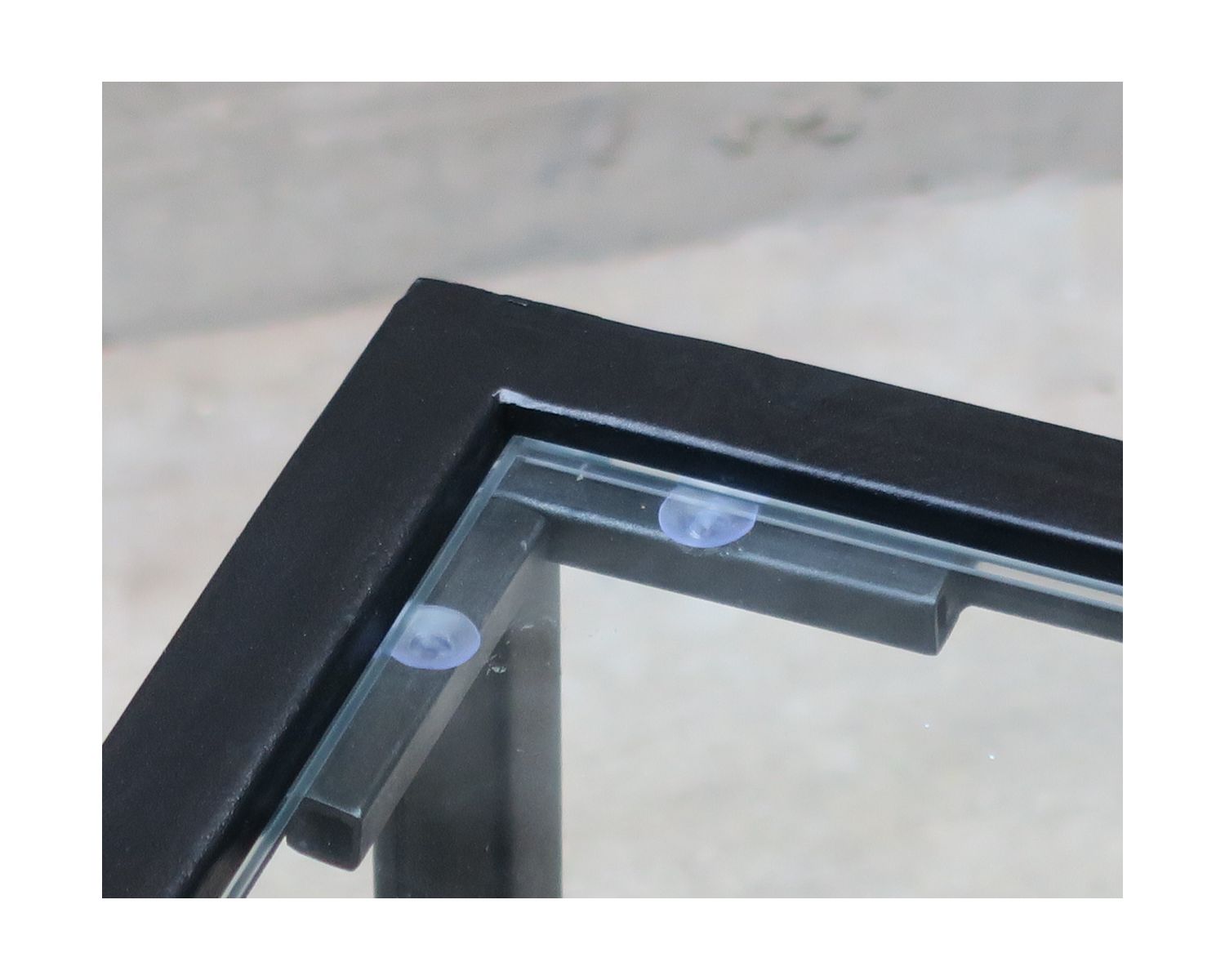 Tavolino quadrato in metallo e vetro "Black Cook" 85 cm