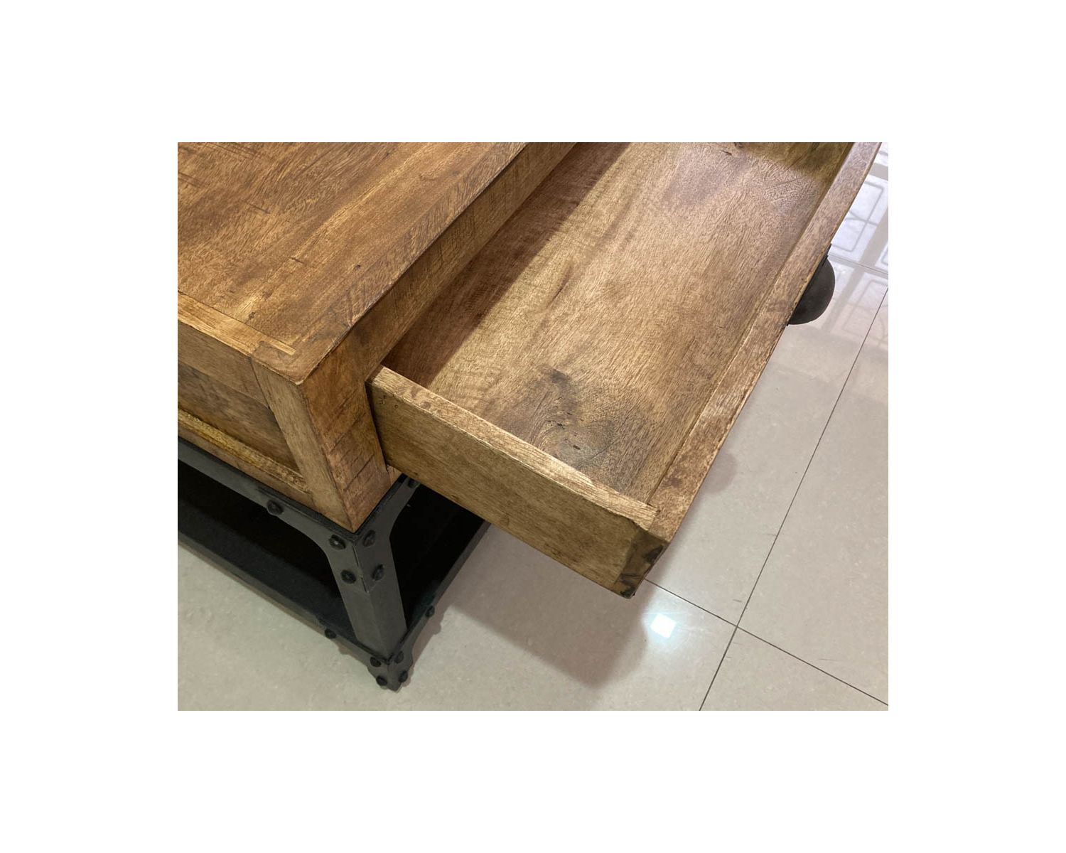 Tavolino a 4 cassetti "Emil" in mango massiccio