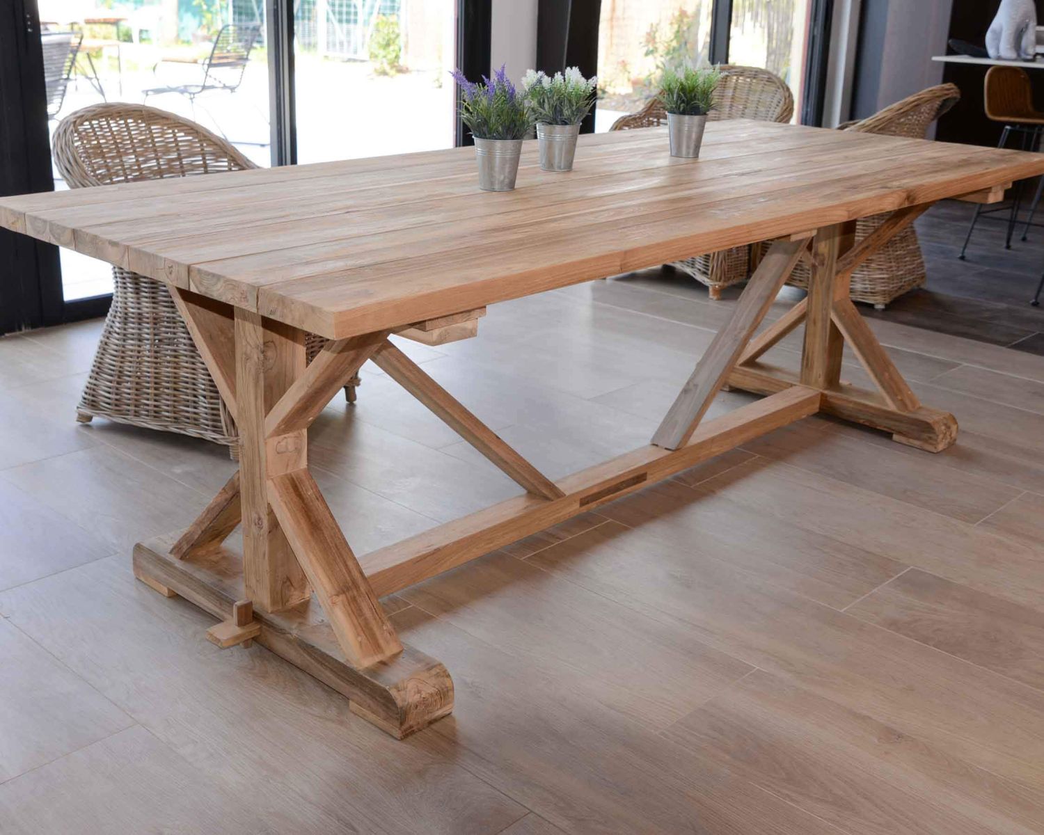 Tavolo da pranzo in teak riciclato "Balangan Beach" con gambe rinforzate 220 cm