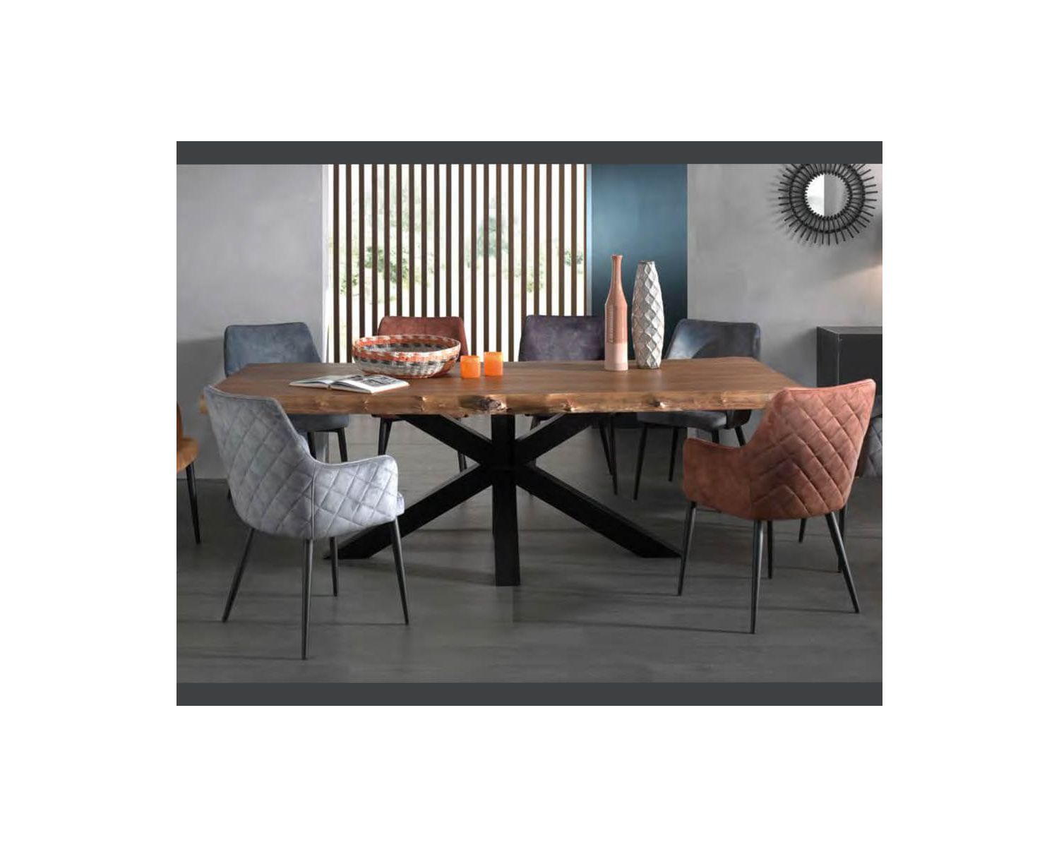 Tavolo in legno massiccio di recupero "Valley" con gambe a stella in metallo nero 200 cm