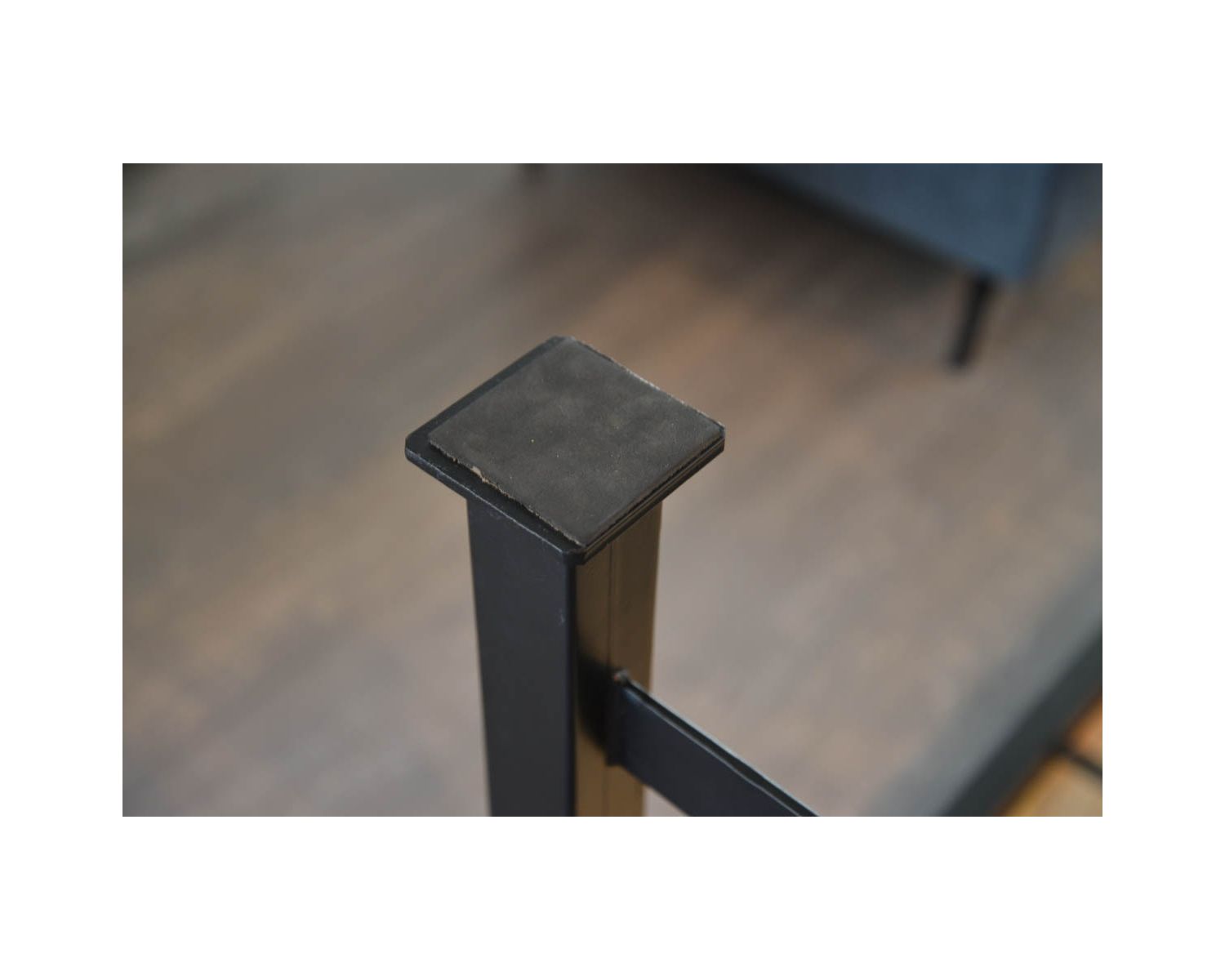 Sgabello industriale da bar "IPN" in metallo e legno