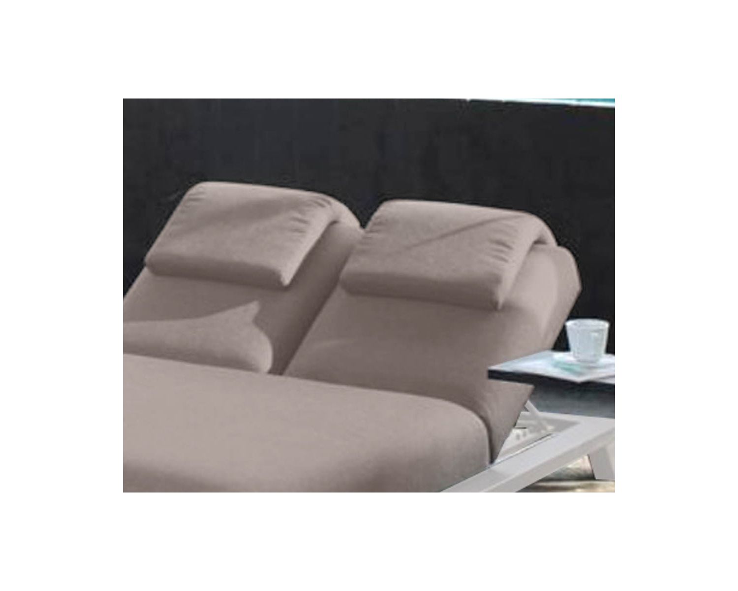 Poggiatesta in tessuto color tortora per il lettino "Nusa Pedina"