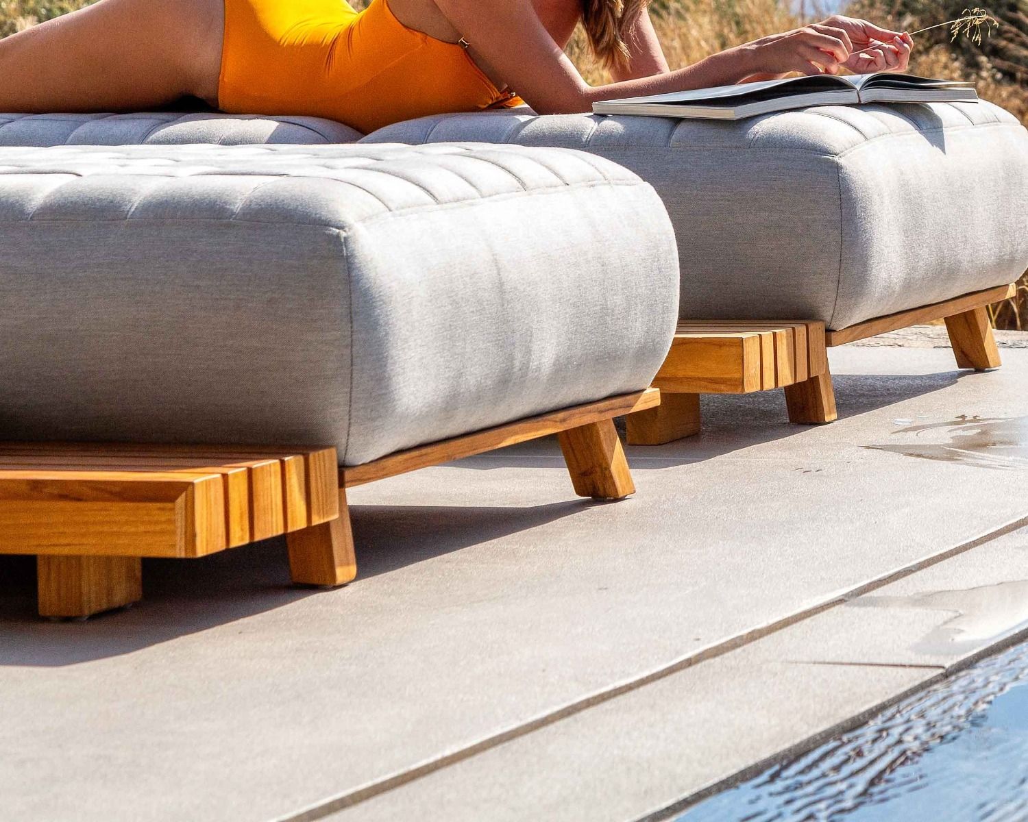 Lettino prendisole tessuto Sunbrella grigio chiaro "Lombok