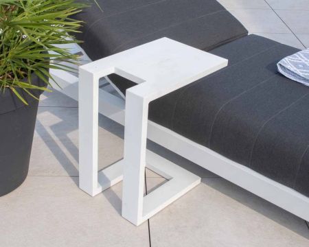 Tavolino design in alluminio bianco "Lazy Beach