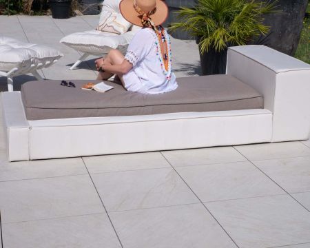 Lettino da sole "Saint Tropez" in stile futon, nei colori tortora e beige