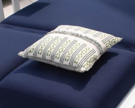 Cuscino decorativo quadrato "estero" beige e verde con frange di lino