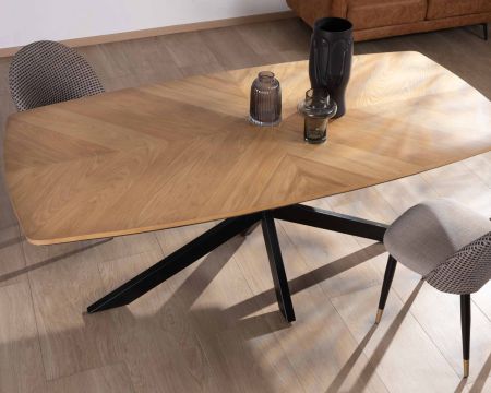 Tavolo da pranzo "Toledo" da 200 cm a forma di barca impiallacciato in rovere con finitura smussata nera