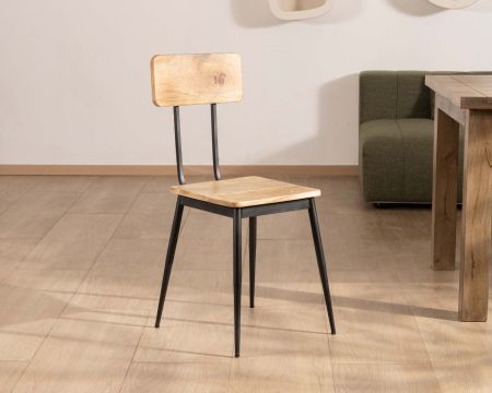 Set di 2 sedie industriali "Atelier Kraft" in legno massiccio e metallo nero