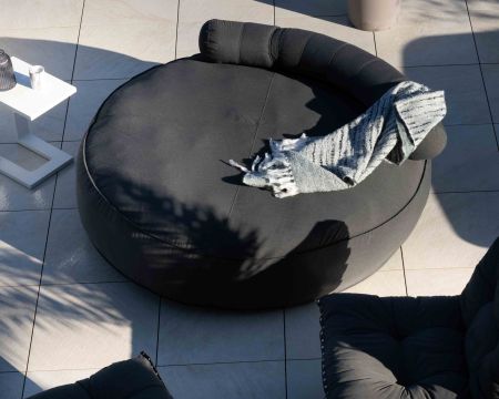 Lettino grande ultra morbido in tessuto grigio scuro "Saint Tropez" diametro 1m80