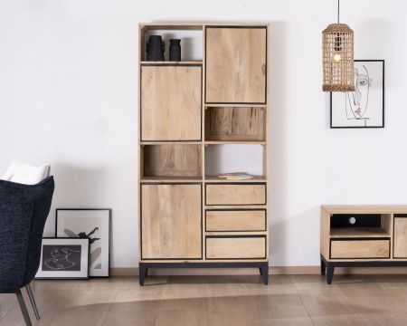 Libreria design destrutturata "Bocca" in legno di mango con bordo nero