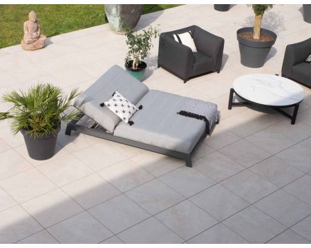 Moderno e confortevole lettino matrimoniale grigio chiaro "Terrasse" struttura antracite
