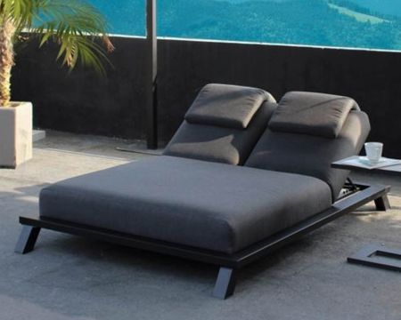 Lettino Sunbrella 2 posti "Nusa Pedina" in alluminio grigio scuro e nero