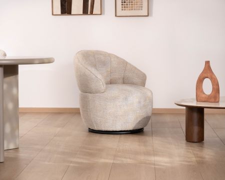 Poltrona girevole "Sweet Culture" con effetto palla in tessuto intrecciato beige