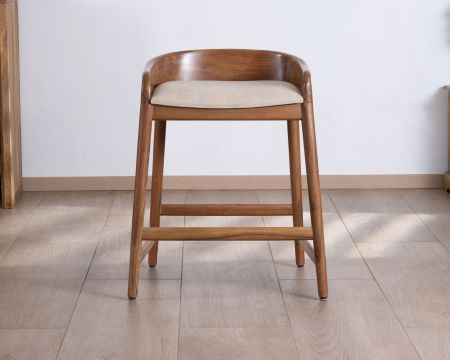Sgabello a media altezza "Vogue" in legno di acacia con cuscino beige