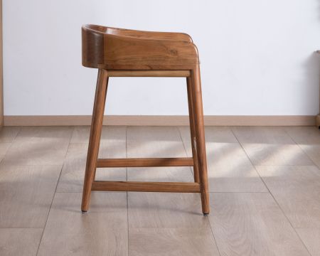 Sgabello a media altezza "Vogue" in legno di acacia con cuscino beige