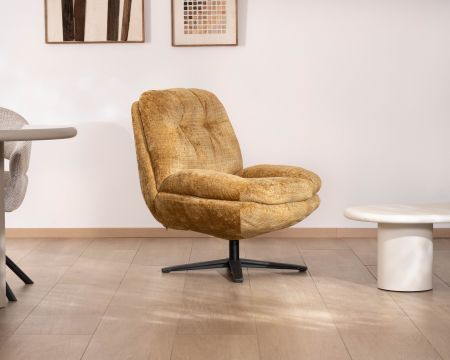 Panama", poltrona girevole giallo senape in stile vintage, comfort avvolgente a 360°
