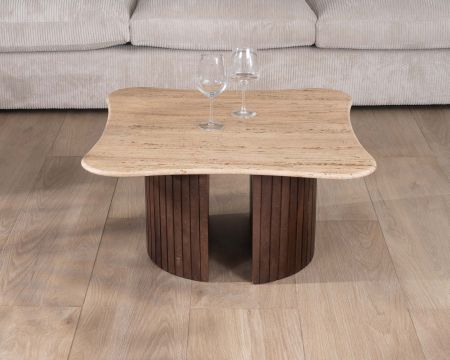 Tavolino di design "Archipelago" in travertino e mango con gambe a semisfera