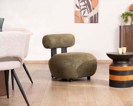 Poltrona bassa dal design moderno e organico "Luno" in tessuto bouclette kaki