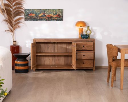 Credenza bassa da 155 cm in stile rustico, realizzata in legno riciclato "Mokal"