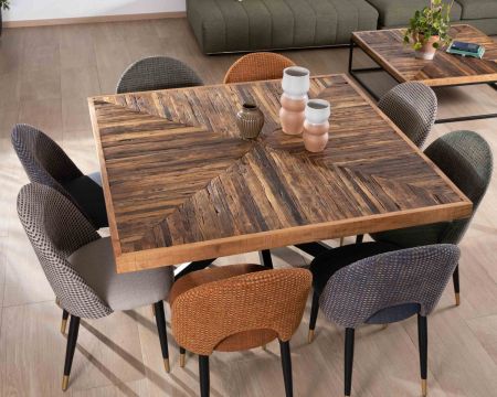 Tavolo da pranzo "Geonidum" quadrato da 140 cm in acacia a spina di pesce con gambe incrociate in metallo nero