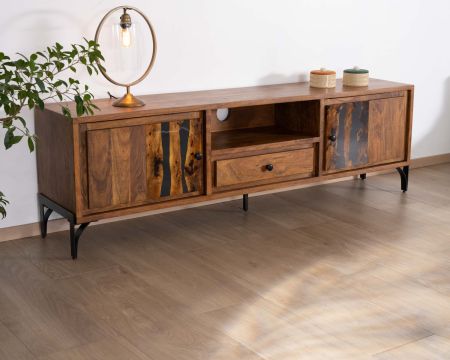 Grande porta TV in stile etnico da 200 cm con motivo "Membatu" in resina solida di acacia e base in metallo