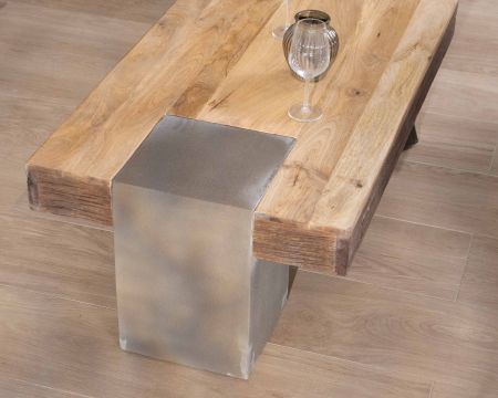 Tavolino rettangolare di design in legno di mango, gambe in metallo nero antico e cemento "Cemento"