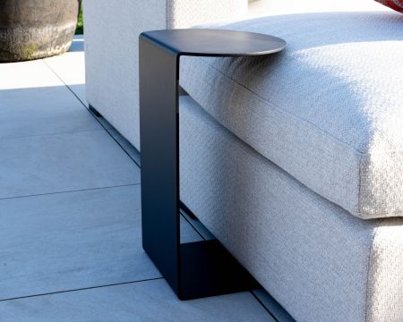 Tavolino elegante in alluminio nero "Armando