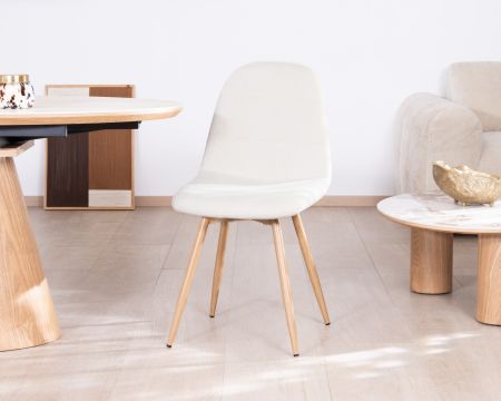 Set di 4 sedie girevoli in stile scandinavo "Noma" in tessuto écru, con gambe in finitura rovere