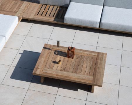 Tavolino grande da esterno in teak di design japandi "Eclipse" 140 cm